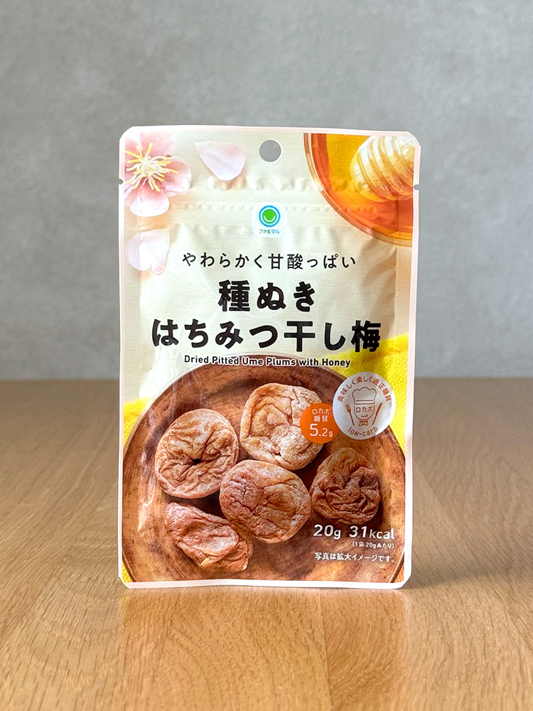 [ 패밀리마트 ] 타네누키 하치미츠 호시우메 20g / 씨를 뺀 말린 매실을 꿀에 담가 만든 새콤달콤한 매실 / 일본편의점 과자